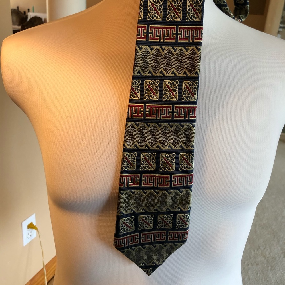 Patrick Francis Pure Silk Men’s Tie Celtic Design